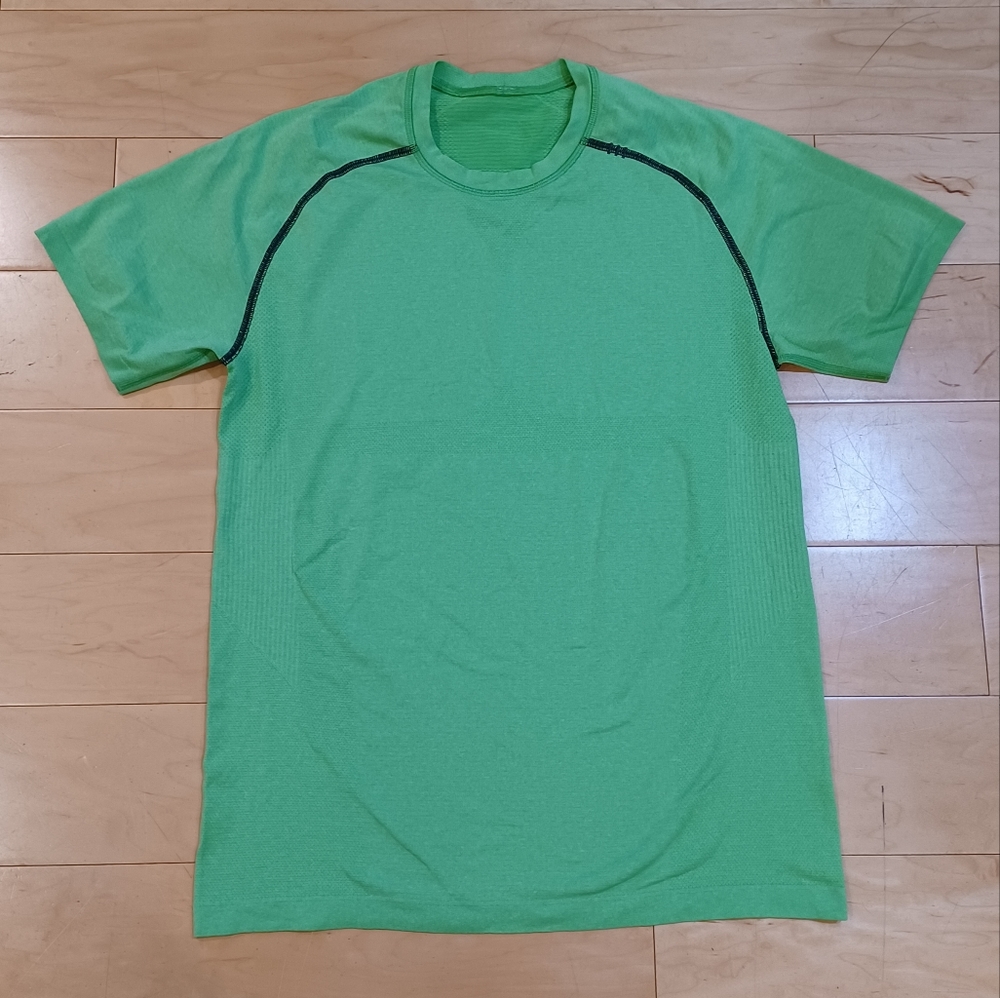 Lululemon Men's Metal Vent Tech Short Sleeve Top Green Size Medium